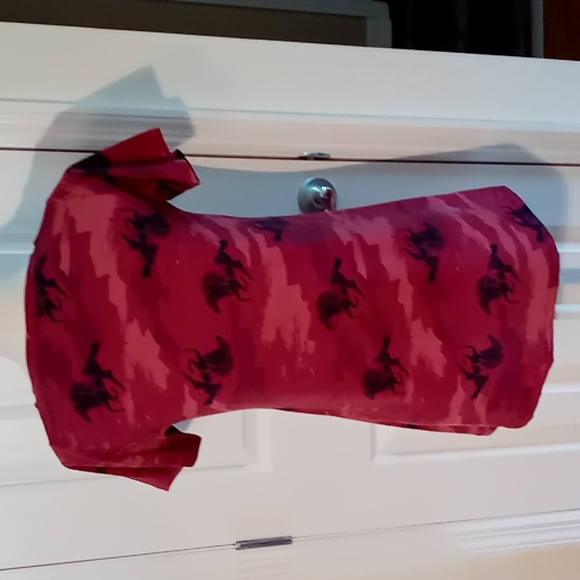 LuLaRoe Women's Short Sleeve V-Neck T-Shirt Size XS NWOT Race Horses Wine/Black/ - Picture 6 of 11